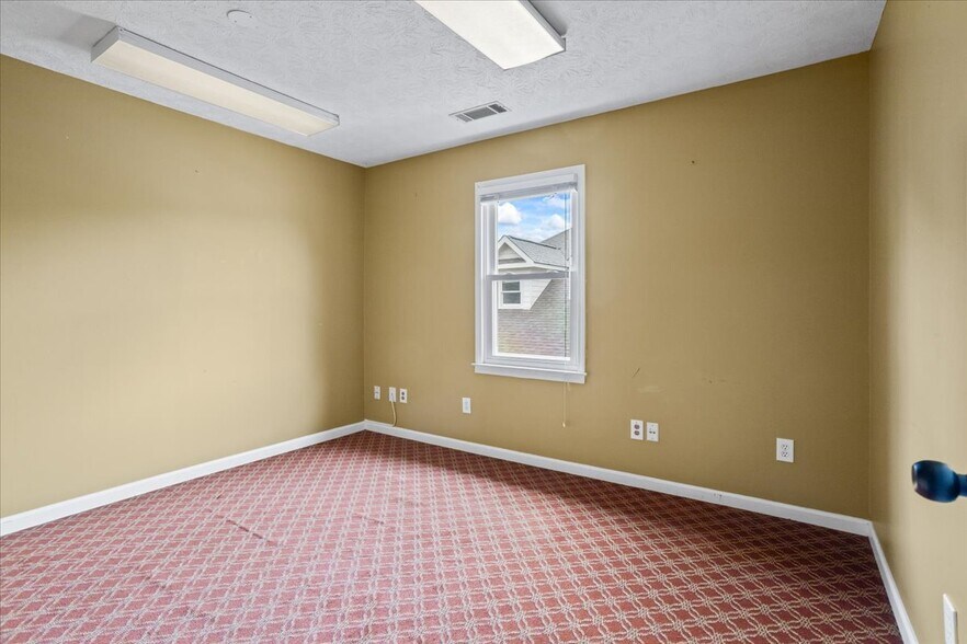 More Photos Of 883 Commerce Dr SW, Conyers Office For Lease