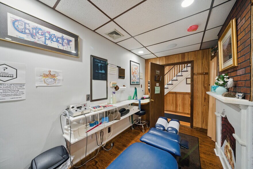 More Photos Of 11 Vernon Ave, Hamburg Medical For Lease