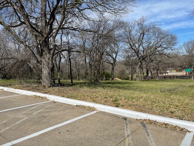 More Photos Of 1130-1131 N Walnut Creek Dr, Mansfield Land For Sale