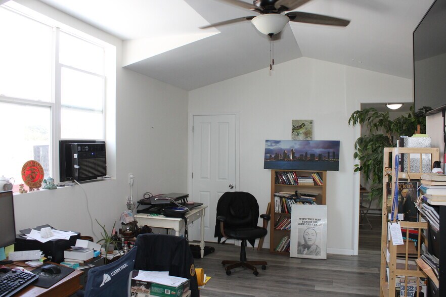 More Photos Of 154 E Railroad, Leland General Retail For Sale