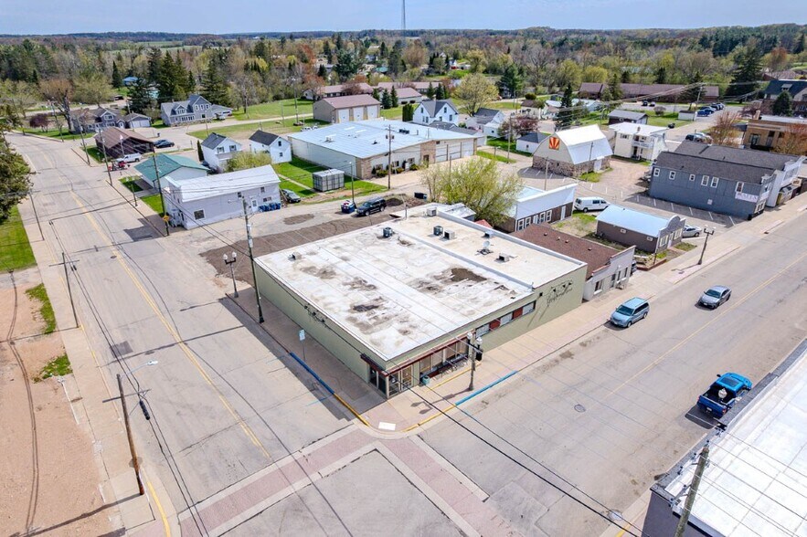 More Photos Of 234 Cedar St, Tigerton Supermarket For Sale