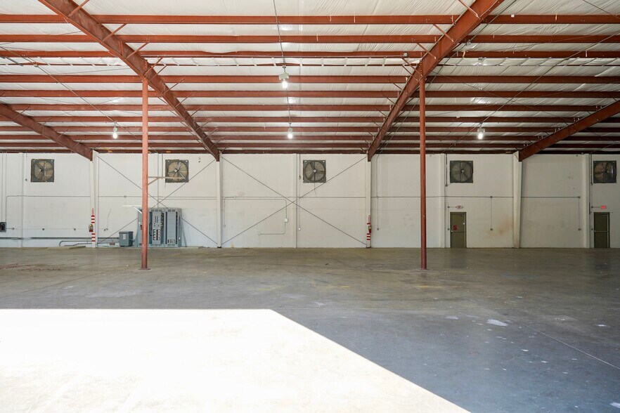 More Photos Of 161 Hill Ave, Fort Walton Beach Warehouse For Lease