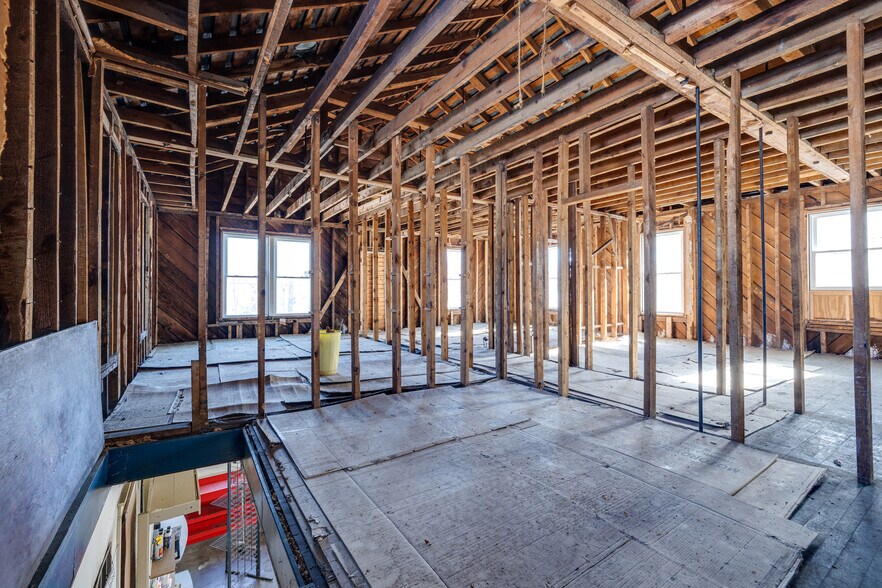 More Photos Of 164 Orchard dr, Timberville Light Distribution For Sale