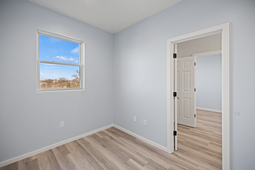 More Photos Of 1916 15th St SE, Washington Apartments For Sale