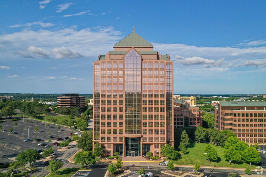 More Photos Of 7300 College Blvd, Overland Park Unknown For Lease