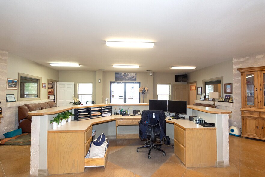 More Photos Of 2520 W Highway 290, Dripping Springs Light Manufacturing For Sale