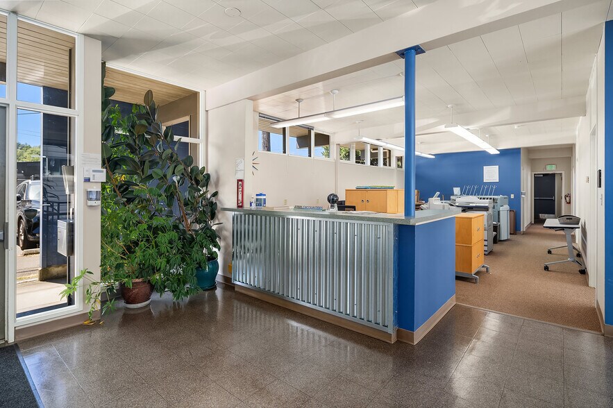 More Photos Of 2300 W Commodore Way, Seattle Office Residential For Sale