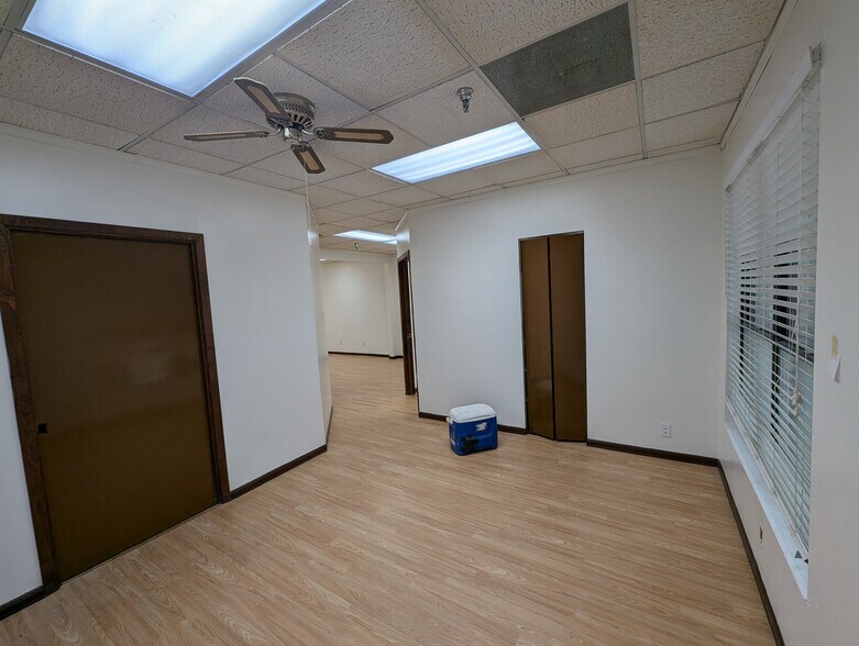 More Photos Of 4005 Menchaca Rd, Austin Medical For Sale