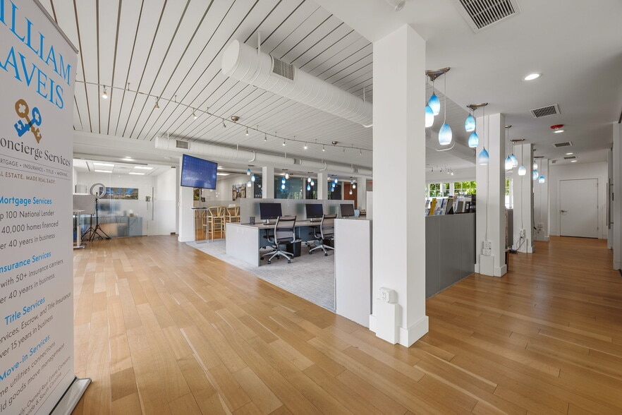 More Photos Of 800 Seagate Dr, Naples Office Residential For Lease