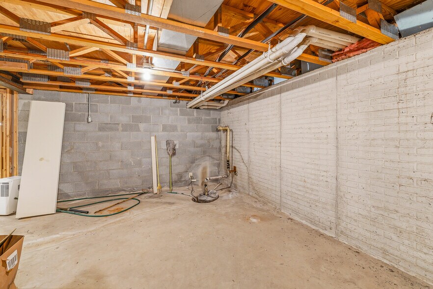 More Photos Of 181 S Main St, Markesan Office Residential For Sale
