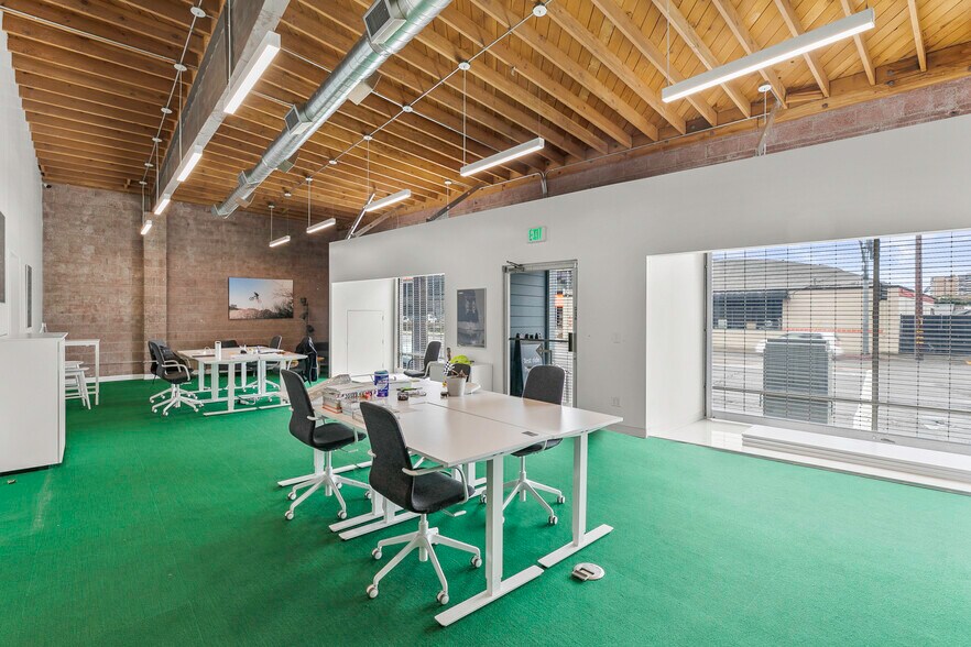 More Photos Of 4110-4112 Lincoln Blvd, Marina Del Rey Showroom For Lease
