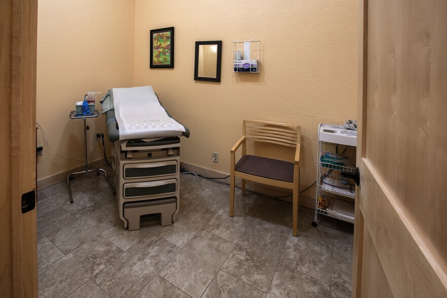 More Photos Of 1005 W 5th St, Winona Office For Sale