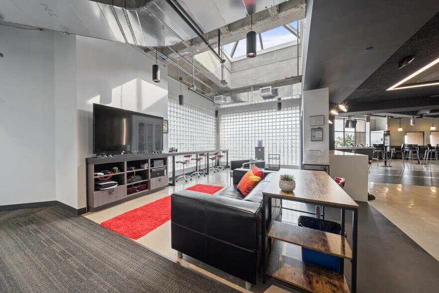 More Photos Of 7620 Guadalupe St, Austin Office For Lease
