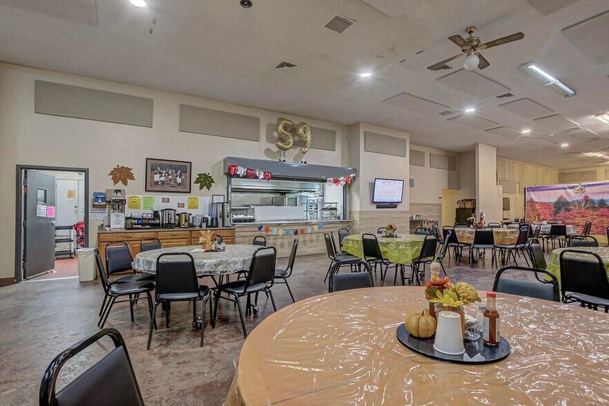 More Photos Of 512 W Main St, Payson Flex For Sale