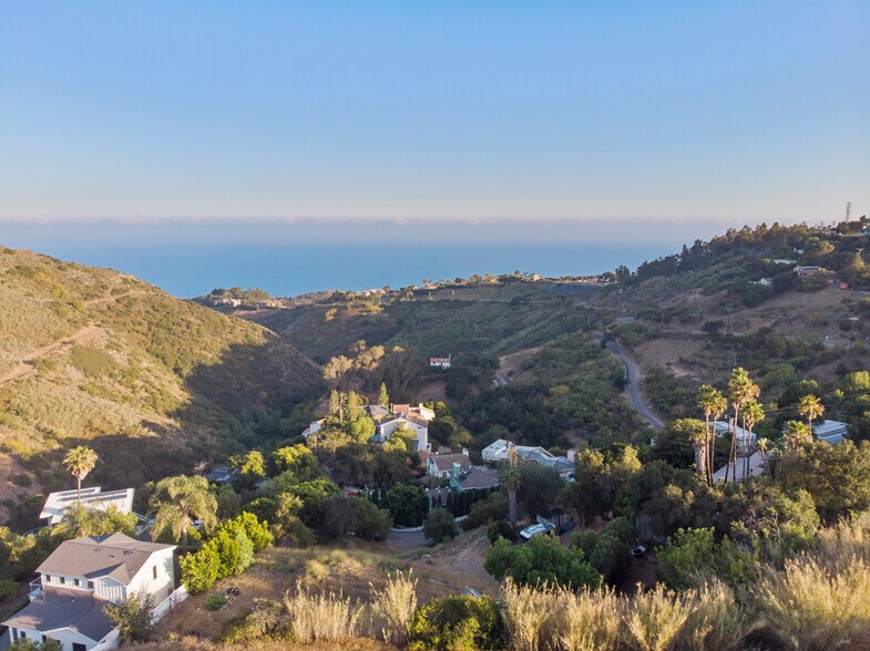 More Photos Of 26585 Ocean View Dr, Malibu Land For Sale