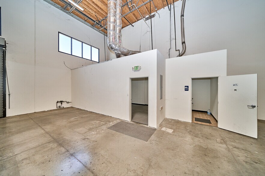 More Photos Of 1773 W San Bernardino Rd, West Covina Warehouse For Sale