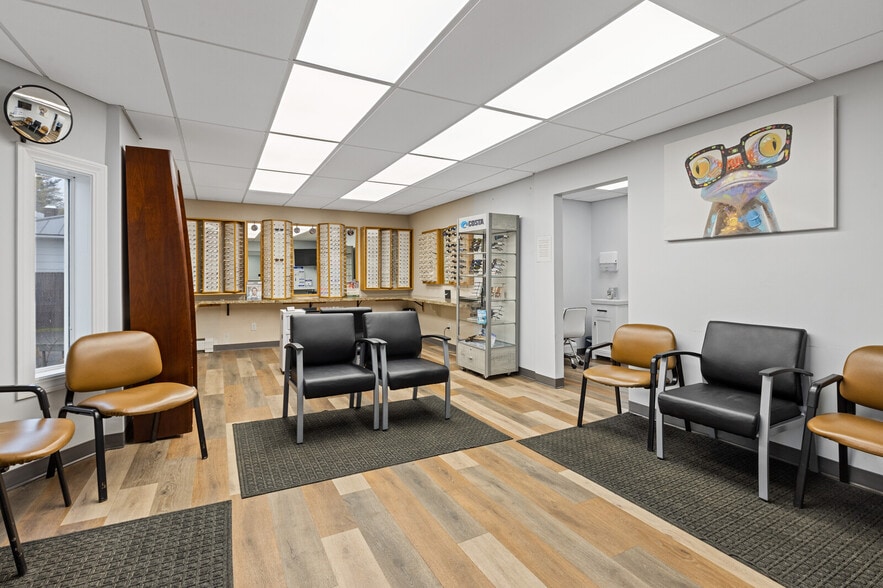More Photos Of 166 Silver St, Waterville Medical For Sale
