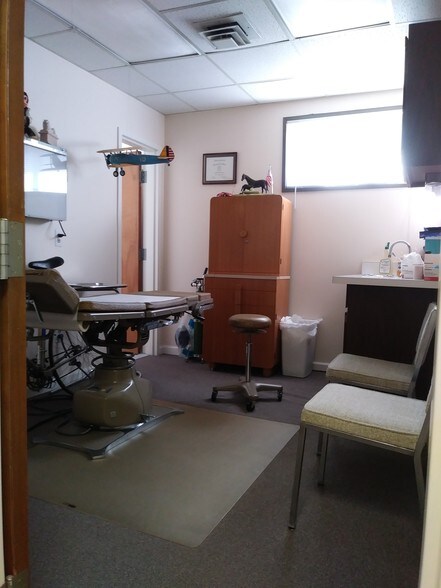 More Photos Of 555 Newfield Ave, Stamford Office For Sale