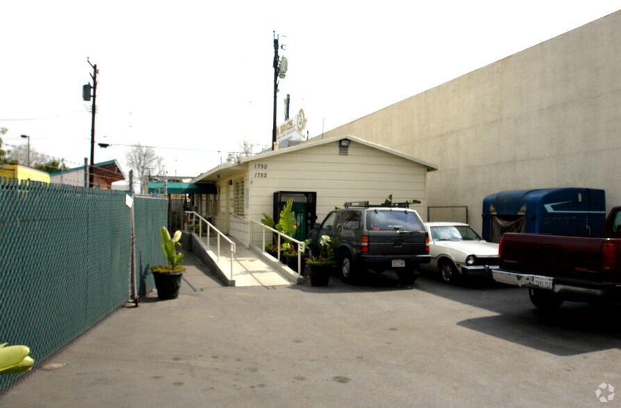Primary Photo Of 1750-1752 Cota Ave, Long Beach Service For Sale