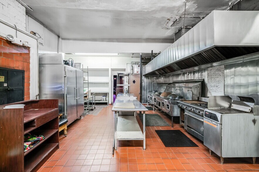 More Photos Of 11456-11464 Whittier Blvd, Whittier Restaurant For Sale