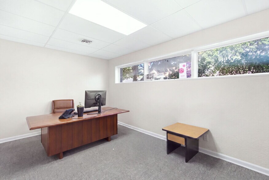 More Photos Of 7132 Main St, Kansas City Office Residential For Sale