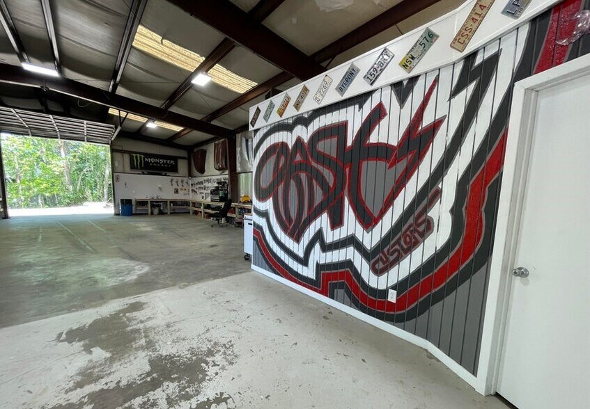 More Photos Of 5493 I 55 S, Byram Light Manufacturing For Sale