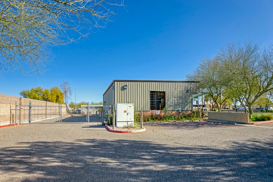 More Photos Of 8936 N 79th Ave, Peoria Warehouse For Lease