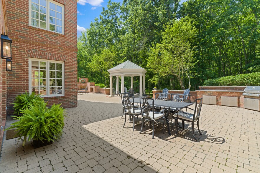 More Photos Of 5455 Plantation Rd, Sunbury Lodge Meeting Hall For Sale