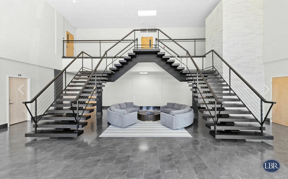 More Photos Of 6855 Tico Rd, Titusville Office For Lease