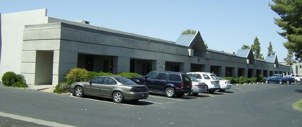 Primary Photo Of 3020-3048 N 33rd Dr, Phoenix Research And Development For Lease