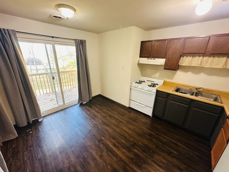 More Photos Of 215 Logan St, Valparaiso Apartments For Sale