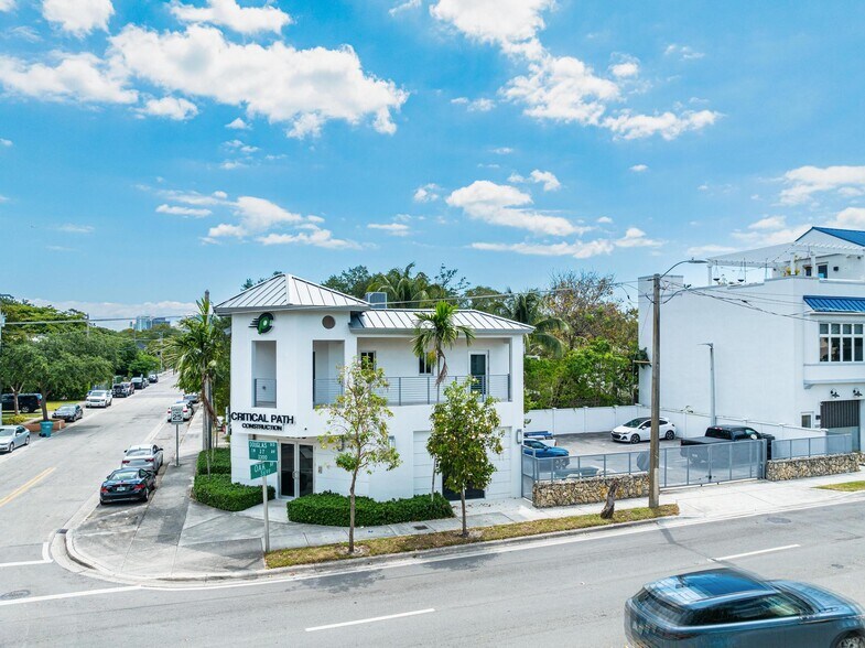 More Photos Of 3305 SW 37th Ave, Miami Office For Sale