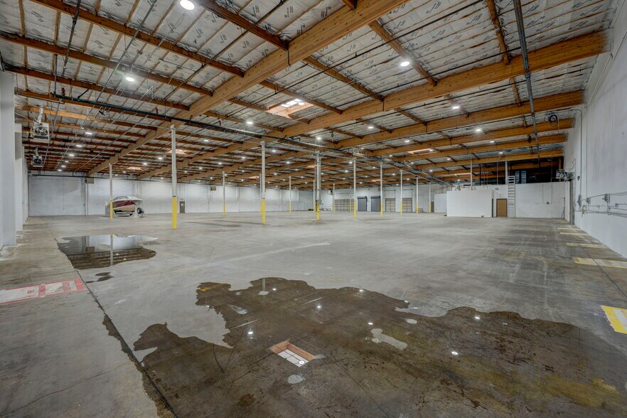 More Photos Of 575-585 Reactor Way, Reno Distribution For Lease