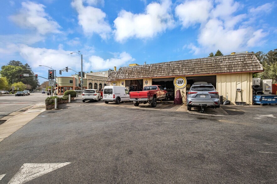 More Photos Of 3013-3035 Porter St, Soquel Office For Sale