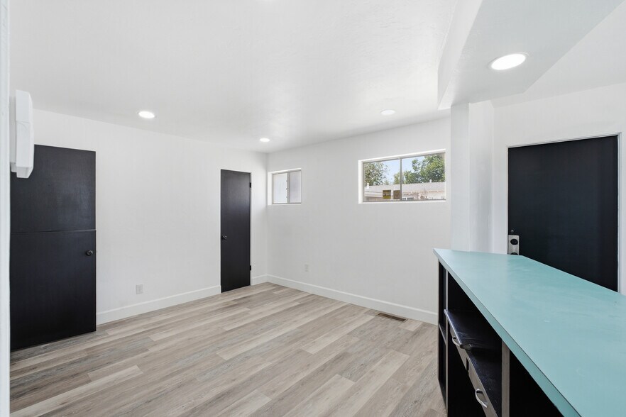 More Photos Of 1012 Hale Ave, Corcoran Office Residential For Sale