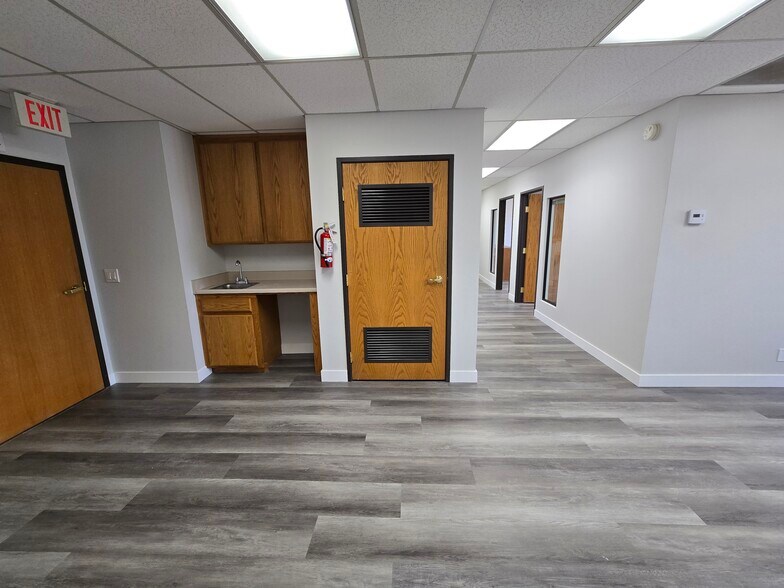 More Photos Of 3871 E Colorado Blvd, Pasadena Office For Lease