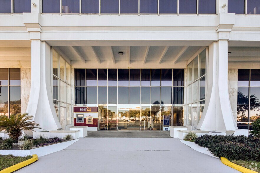 More Photos Of 410 S Ware Blvd, Tampa Loft Creative Space For Lease
