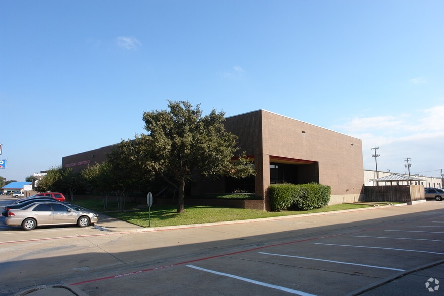 More Photos Of 2010-2044 N State Highway 360, Grand Prairie Light Distribution For Lease