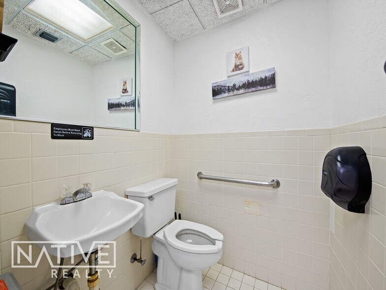 More Photos Of 3425 Galt Ocean Dr, Fort Lauderdale Storefront Retail Office For Lease