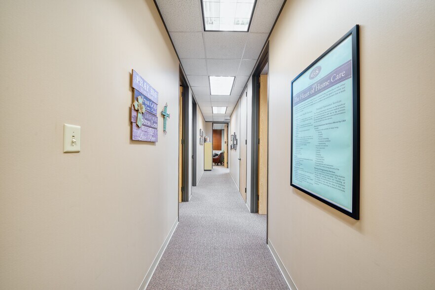 More Photos Of 15430 Ridge Park Dr, Houston Office For Sale