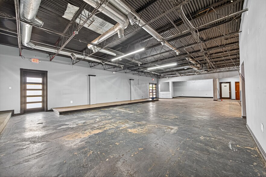 More Photos Of 13001-13011 Fondren Rd, Houston Unknown For Lease