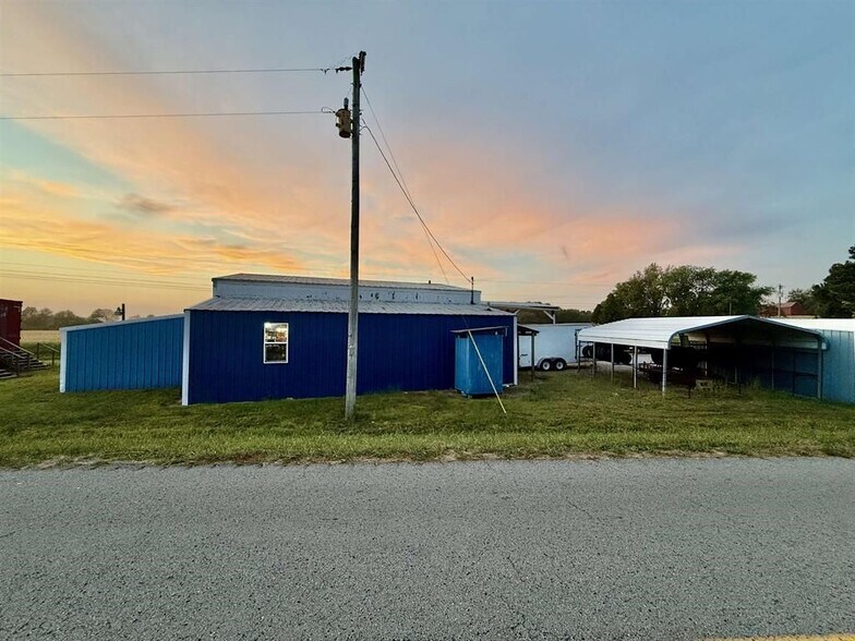 More Photos Of 114 Glenville Loop, Calhoun General Retail For Sale