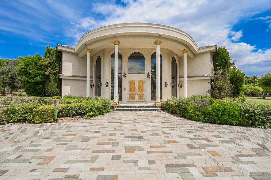 More Photos Of 6629 S Pecos Rd, Las Vegas Horse Stables For Sale