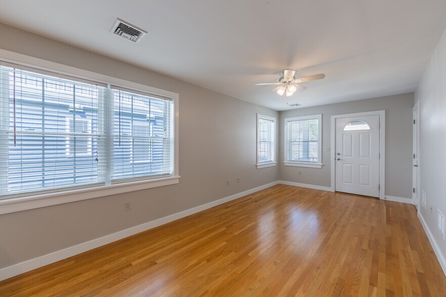 More Photos Of 123 Garrett Ave, Bryn Mawr Apartments For Sale