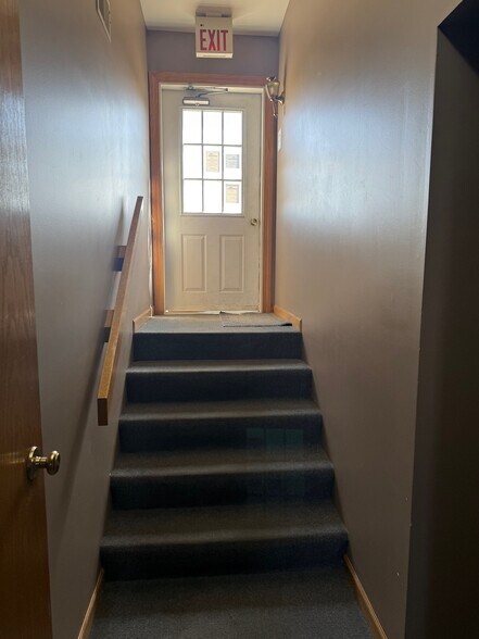 More Photos Of 1430 DeKalb Ave, Sycamore Office For Lease