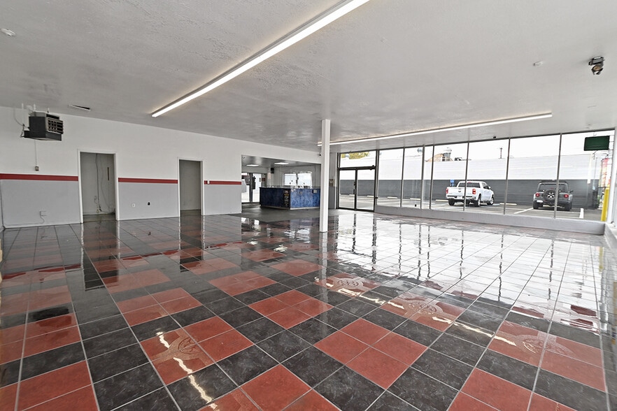 More Photos Of 21135 Mission Blvd, Hayward Auto Repair For Sale