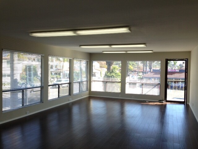 More Photos Of 1810 S El Camino Real, San Clemente Office For Lease