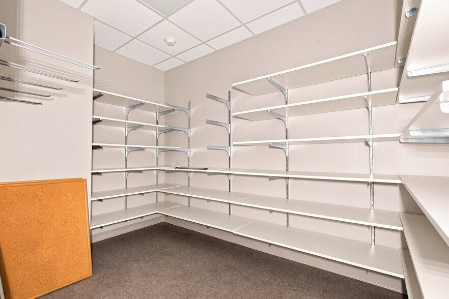 More Photos Of 1019 Charleston Ave E, Mattoon Office For Lease