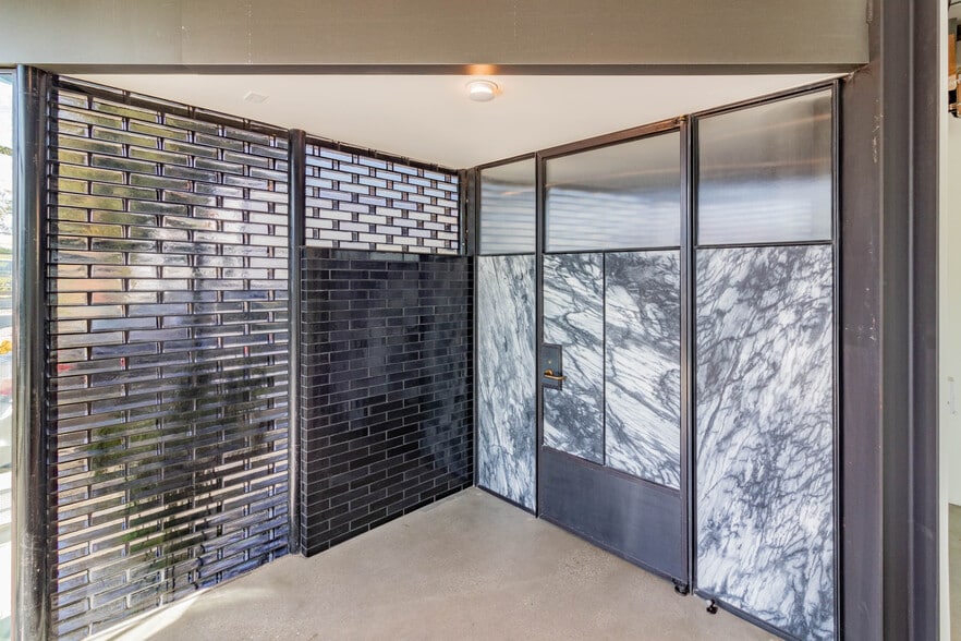 More Photos Of 3050 S La Cienega Blvd, Culver City Storefront Retail Office For Sale