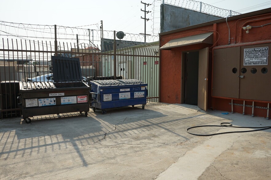 More Photos Of 10623 Burbank Blvd, North Hollywood Loft Creative Space For Sale